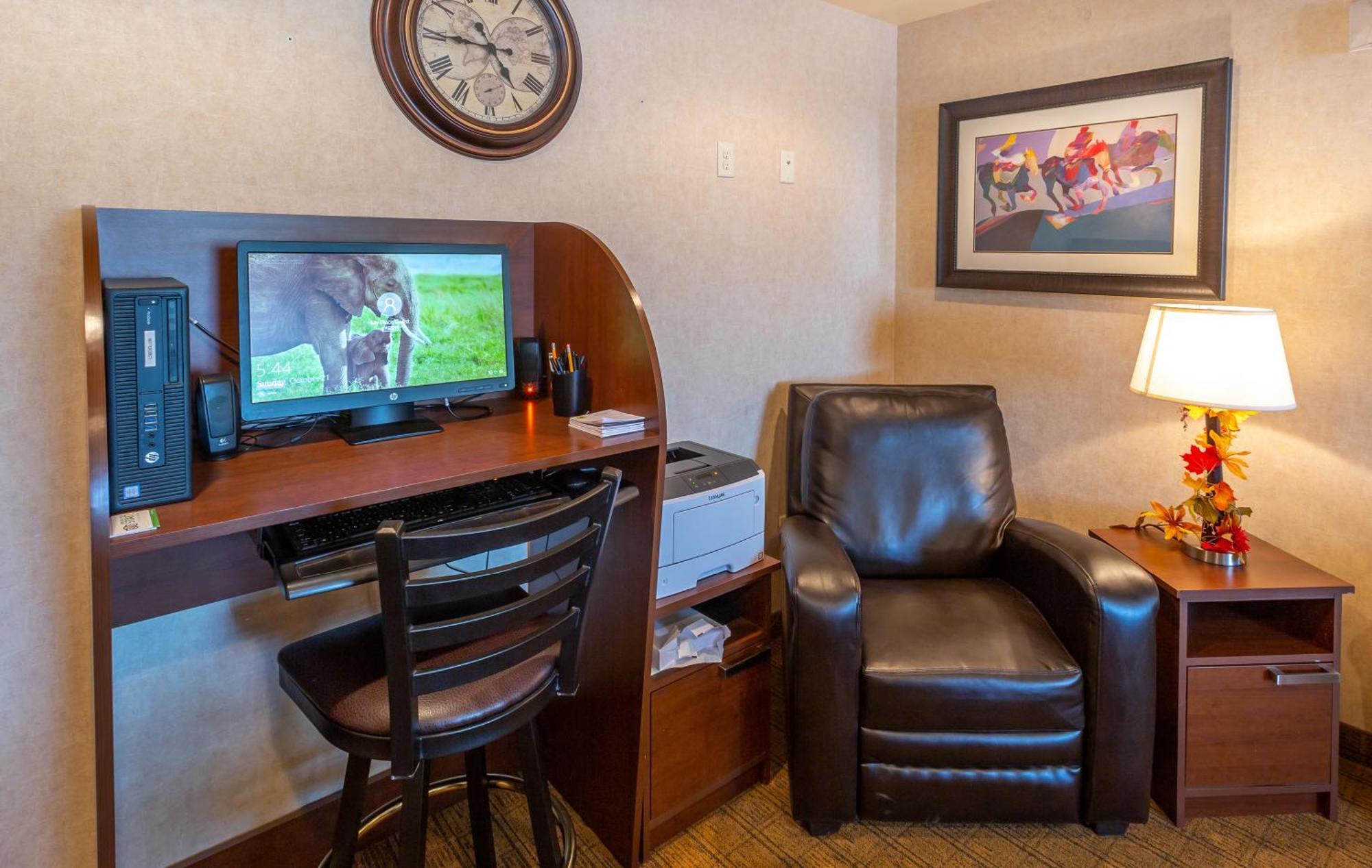 My Place Hotel-Dickinson, Nd Esterno foto